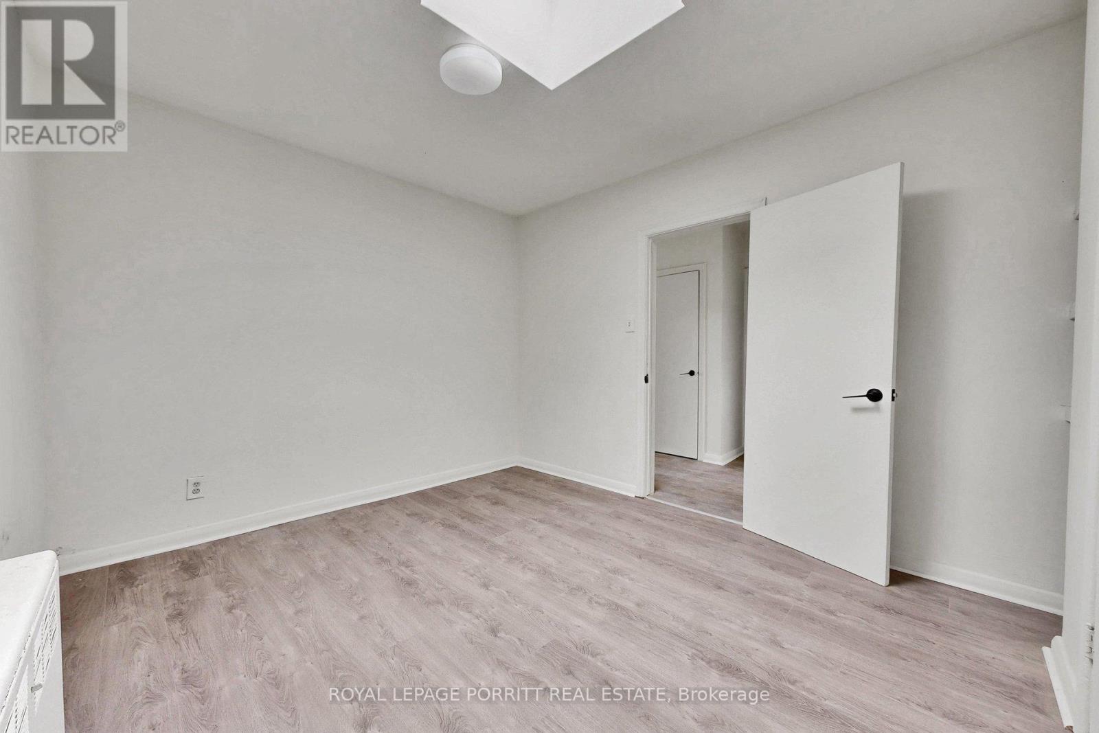 2633 Eglinton Avenue E Property Photo 20