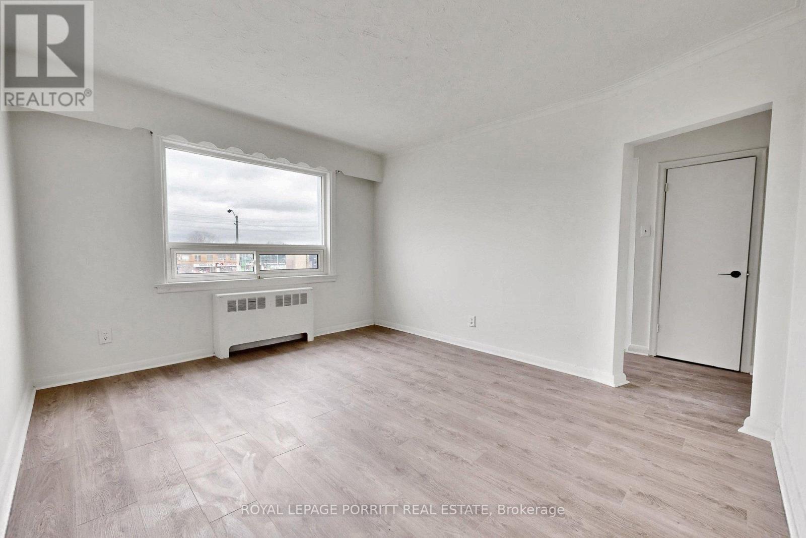2633 Eglinton Avenue E Property Photo 22