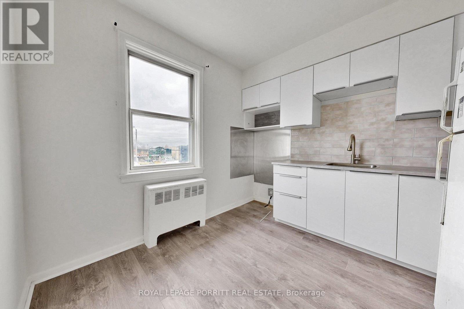 2633 Eglinton Avenue E Property Photo 24