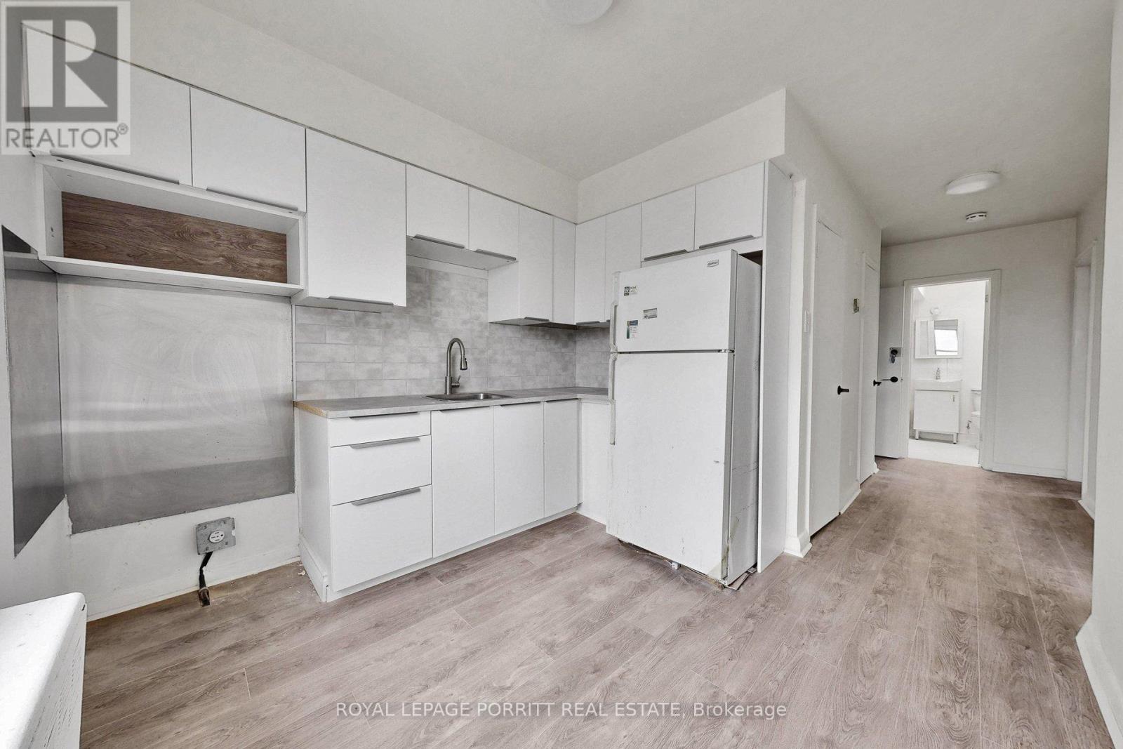 2633 Eglinton Avenue E Property Photo 25
