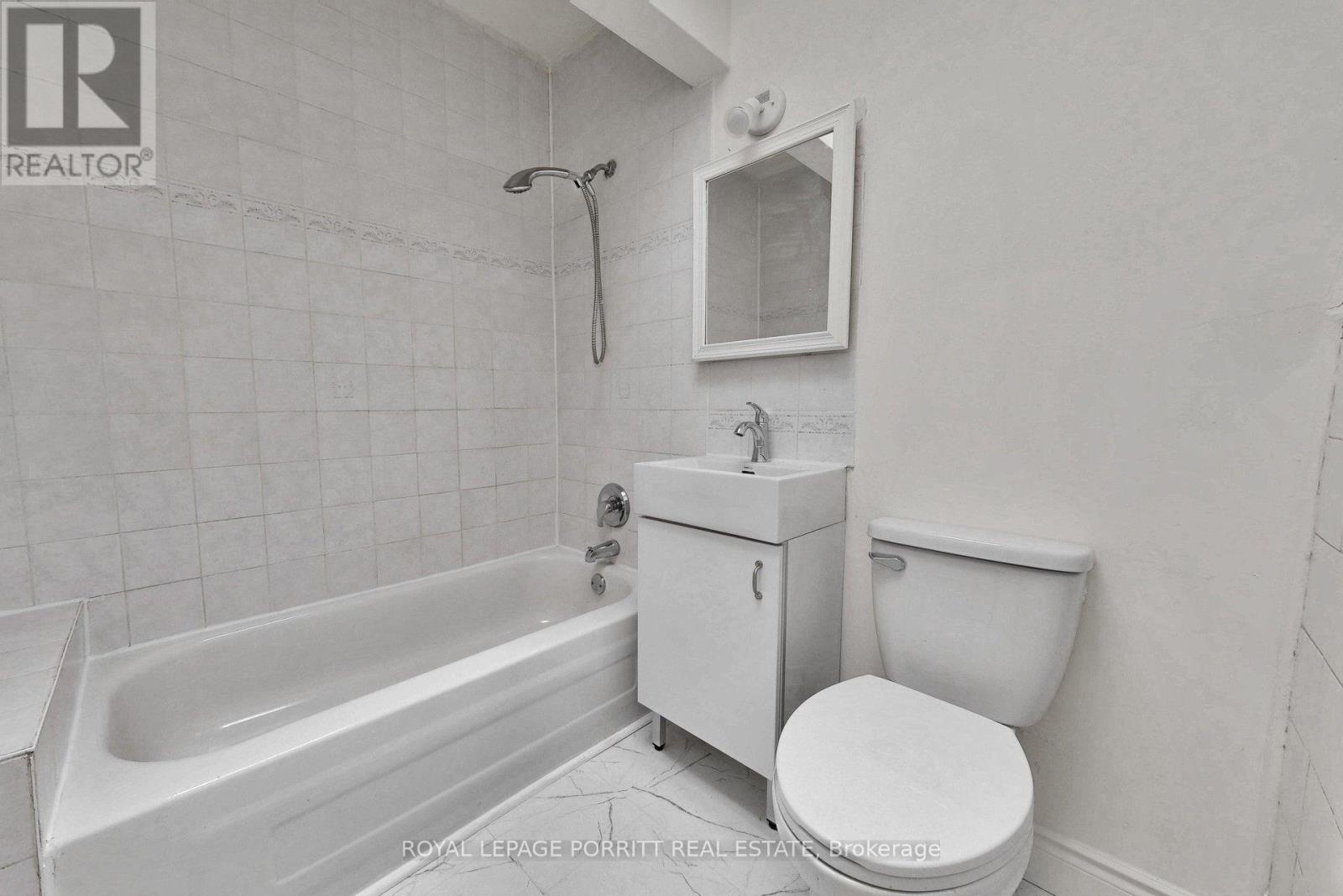2633 Eglinton Avenue E Property Photo 26