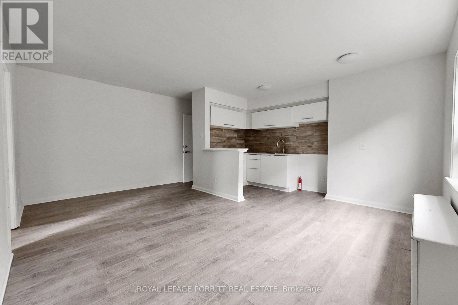 2633 Eglinton Avenue E Property Photo 33