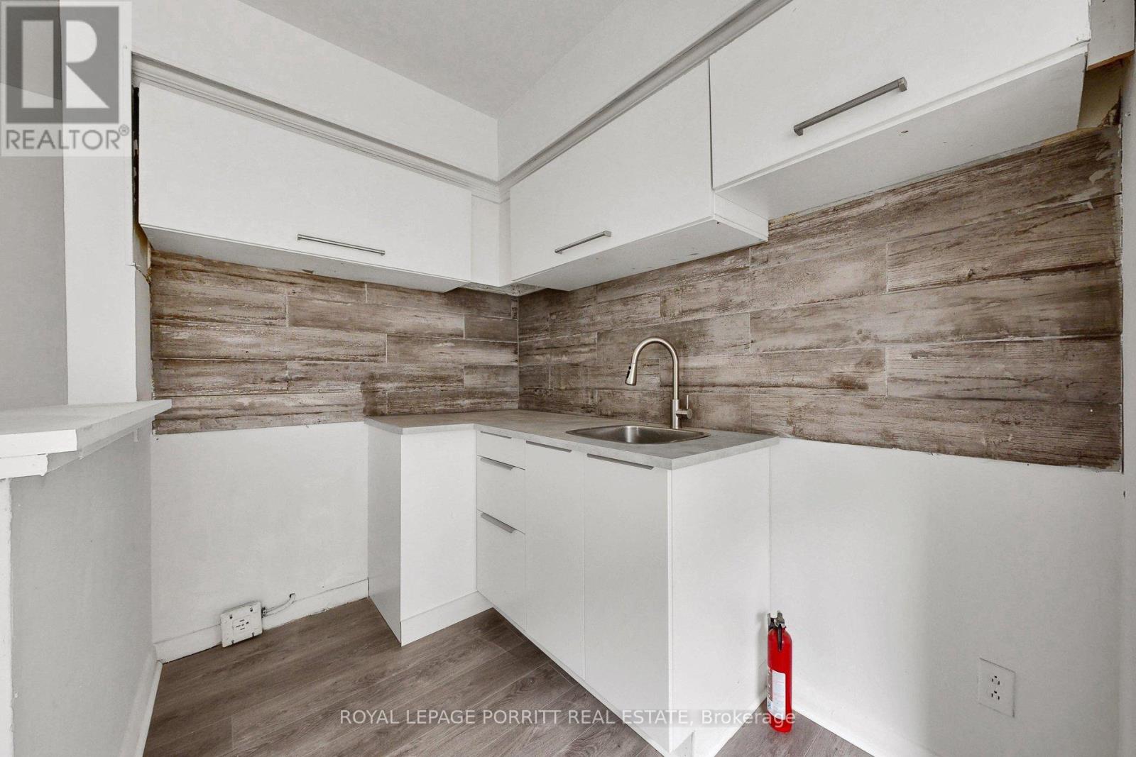 2633 Eglinton Avenue E Property Photo 35