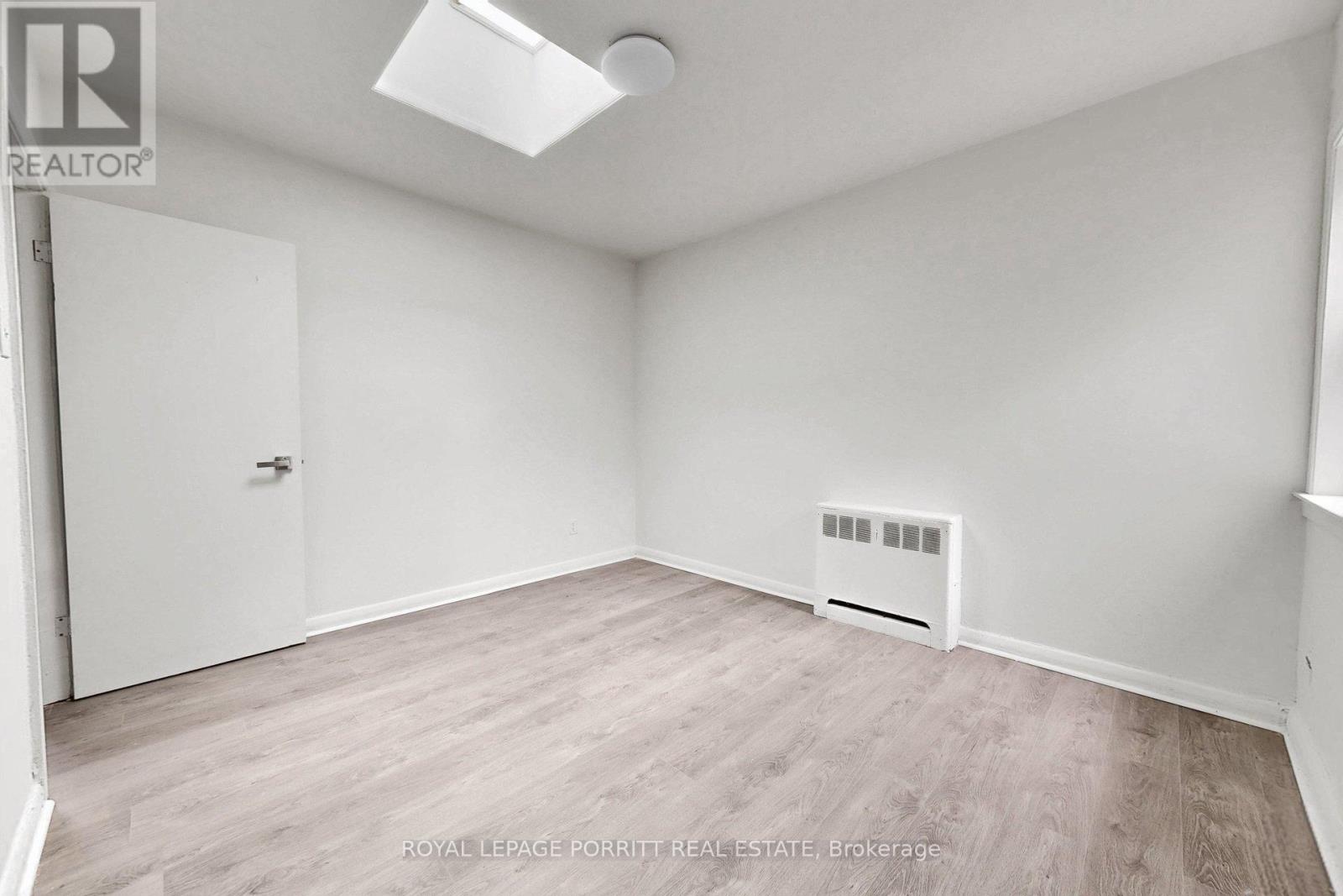 2633 Eglinton Avenue E Property Photo 43
