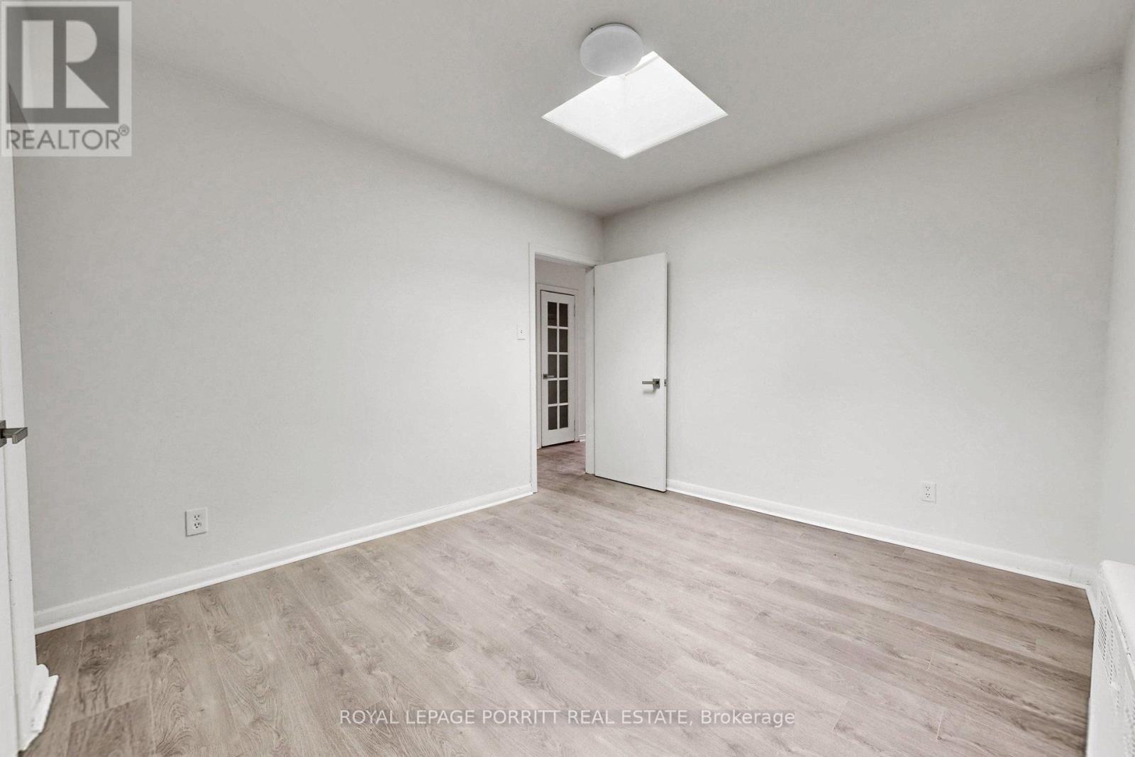 2633 Eglinton Avenue E Property Photo 44