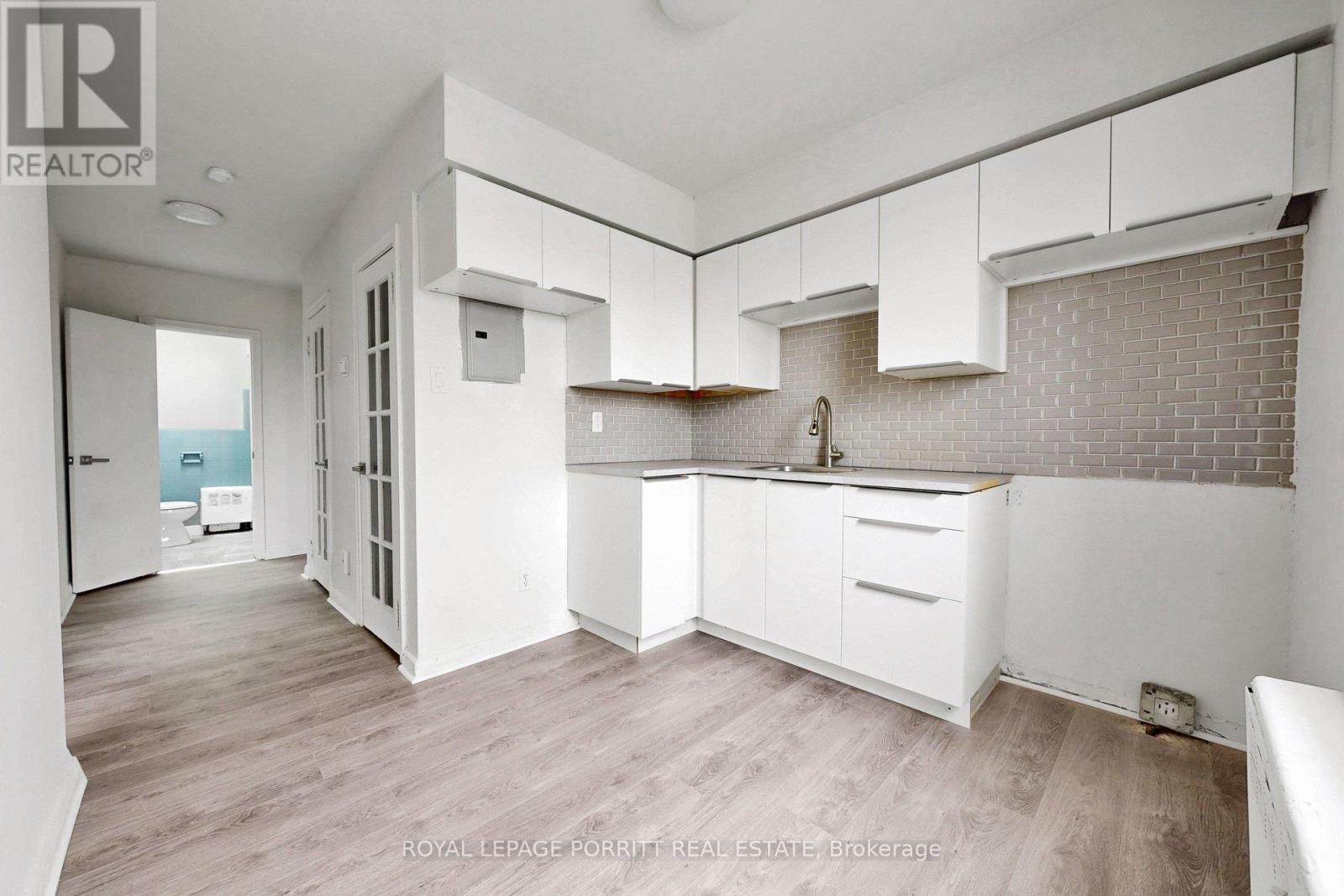 2633 Eglinton Avenue E Property Photo 49