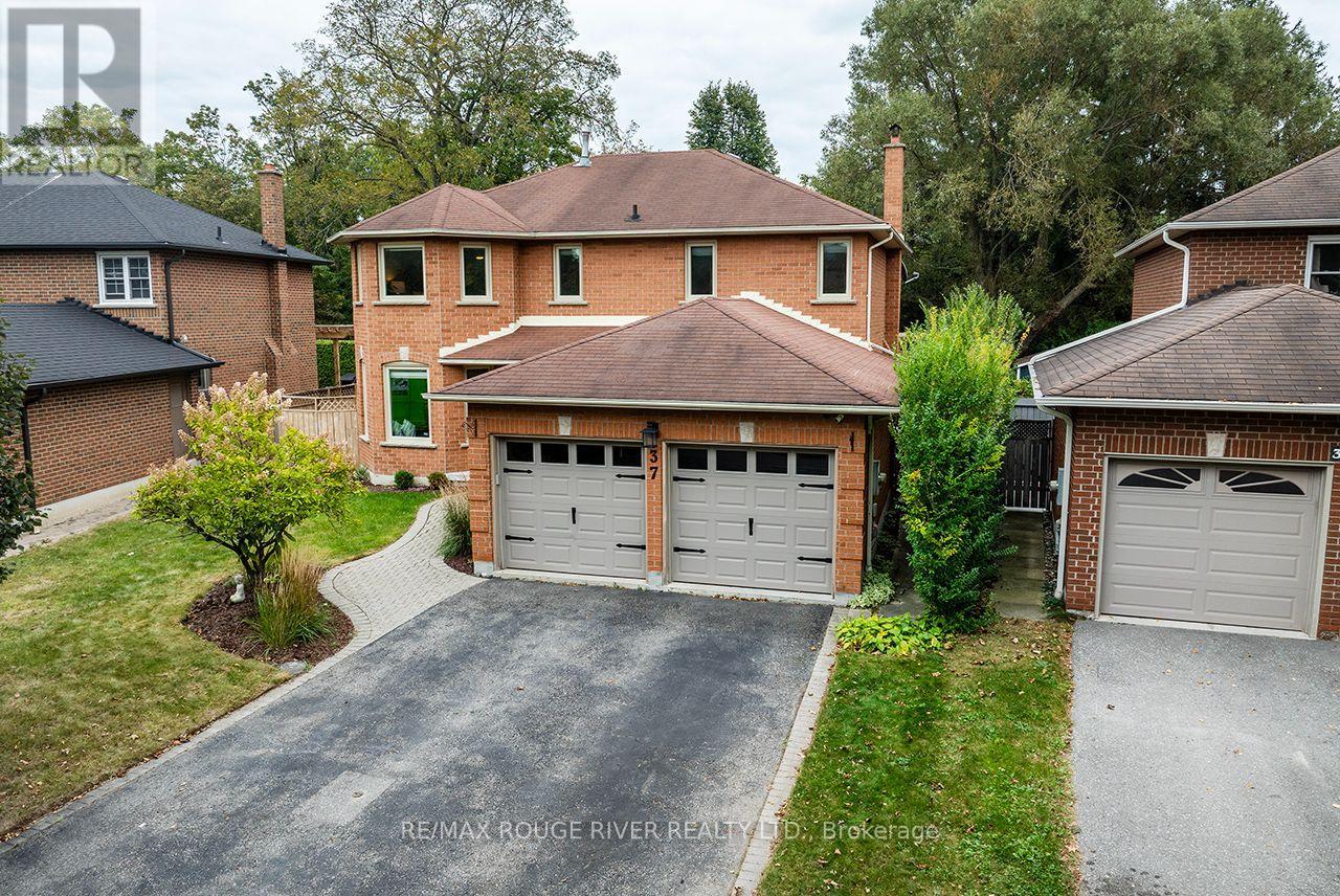 37 WYNDFIELD CRESCENT Property Photo 1