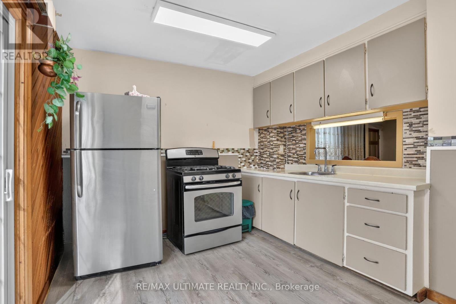 12 Eldon Avenue Property Photo 18