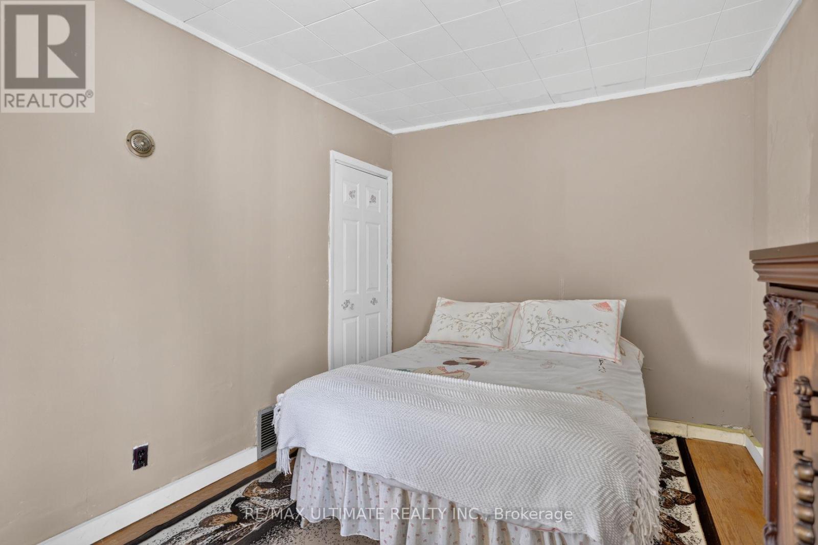 12 Eldon Avenue Property Photo 24