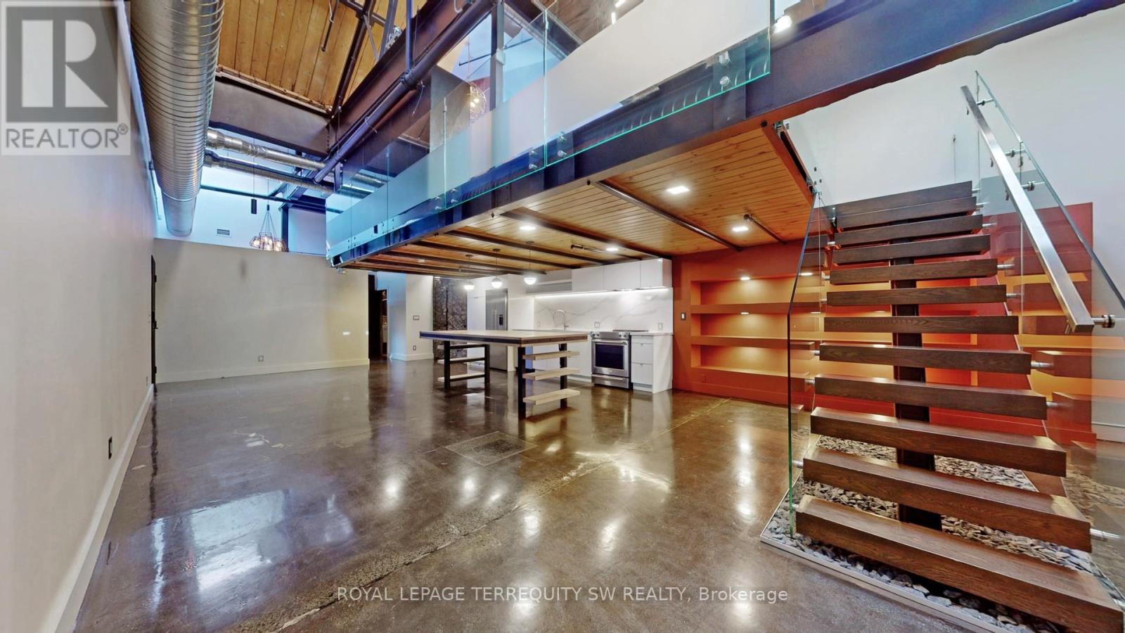 124 - 326 CARLAW AVENUE Property Photo 1