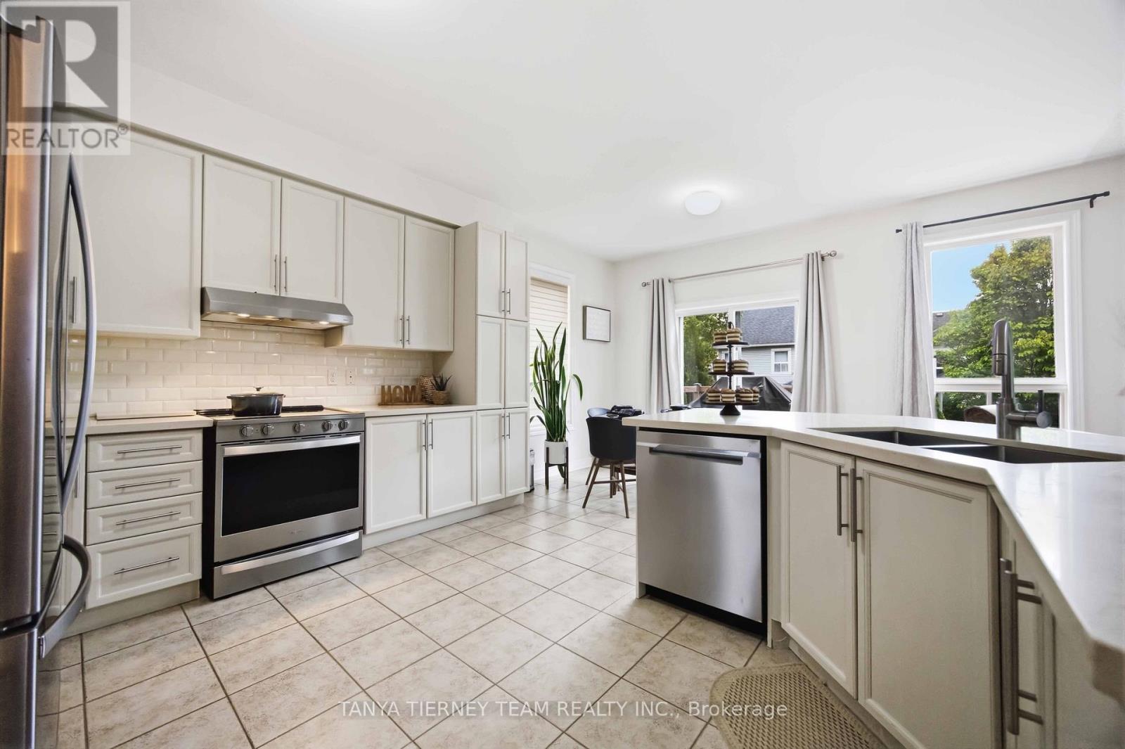 17 Cody Avenue Property Photo 20
