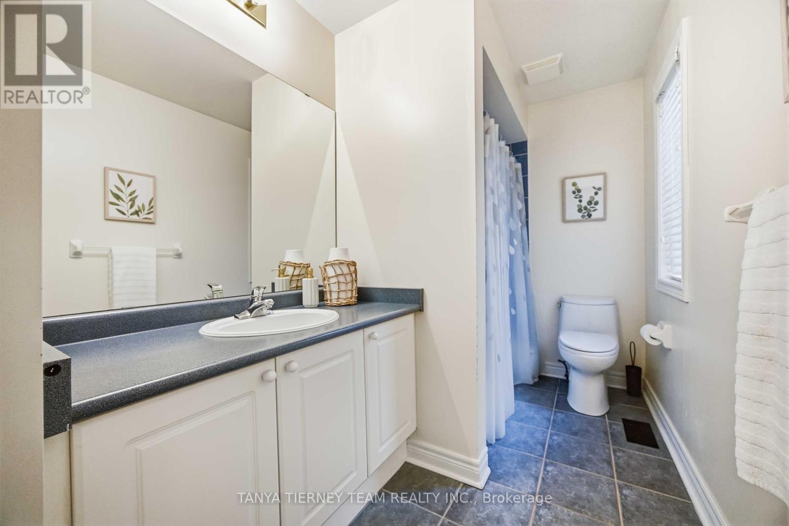 17 Cody Avenue Property Photo 30