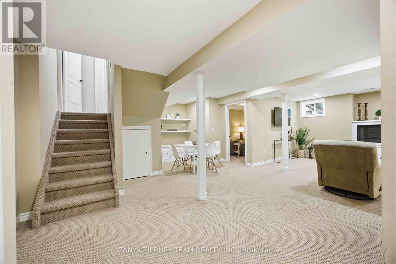 17 Cody Avenue Property Photo 32