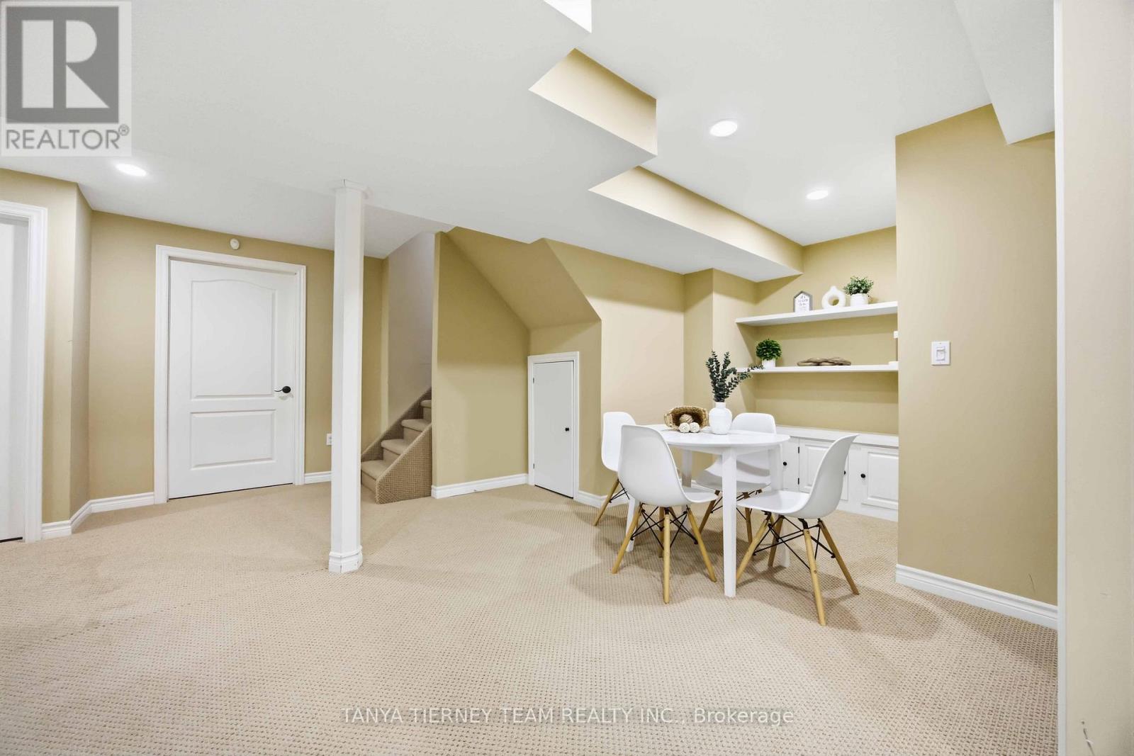 17 Cody Avenue Property Photo 34