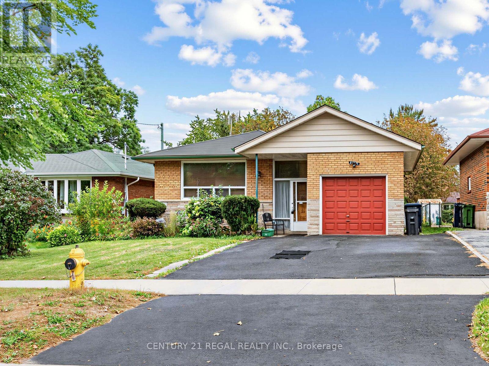 121 JANRAY DRIVE Property Photo 1