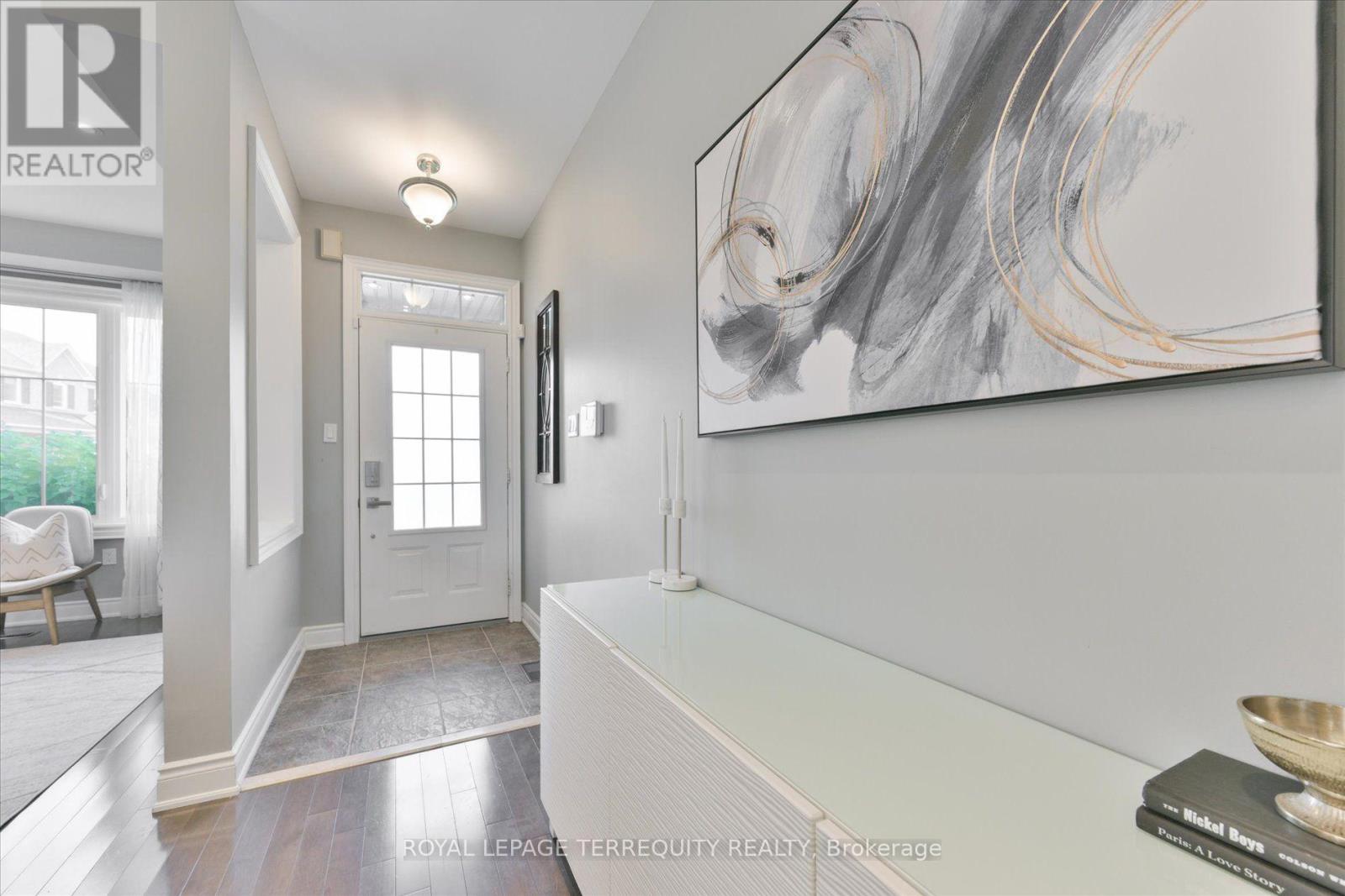 Room 1 - 55 Rushbrooke Way Property Photo 4