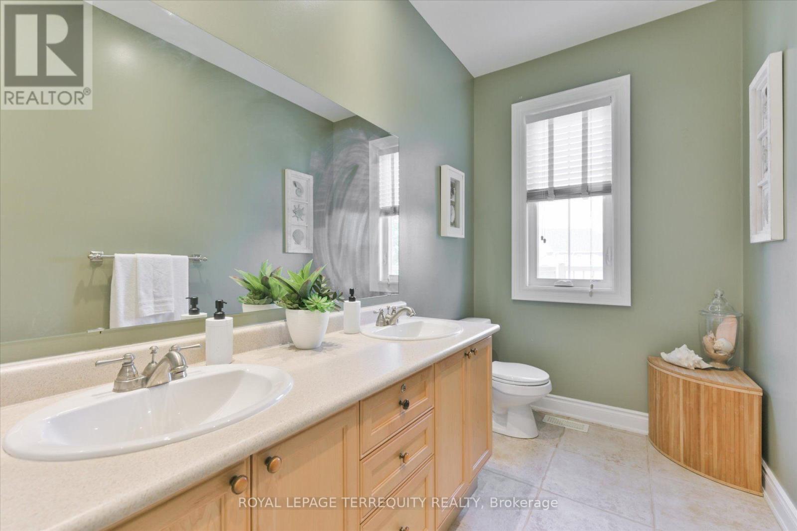 Room 1 - 55 Rushbrooke Way Property Photo 19