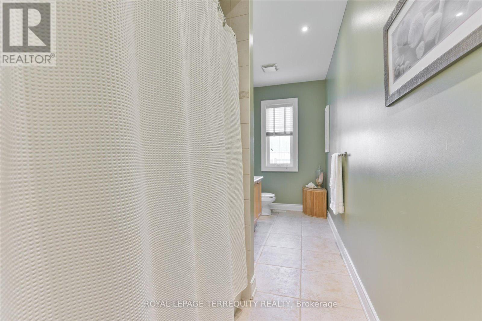 Room 1 - 55 Rushbrooke Way Property Photo 20