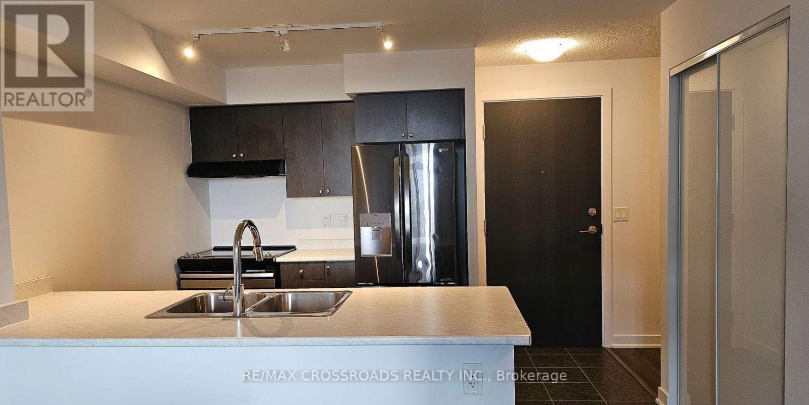 502 - 8 Trent Avenue Property Photo 7