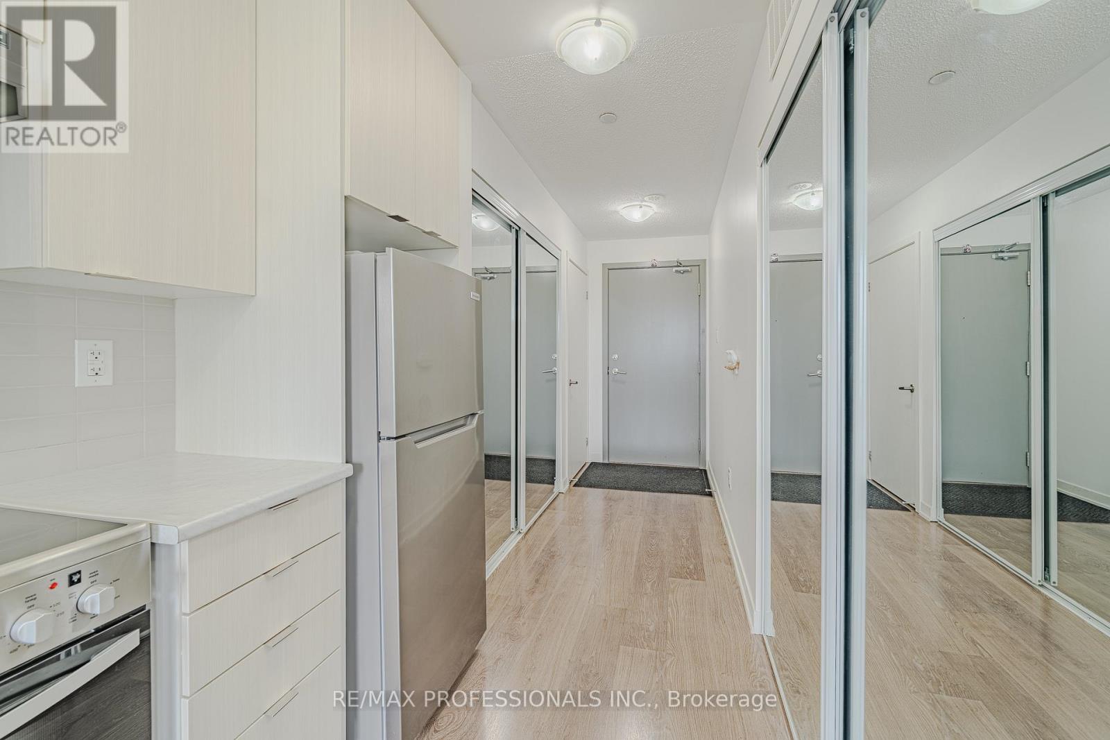 401 - 5155 Sheppard East Avenue Property Photo 5