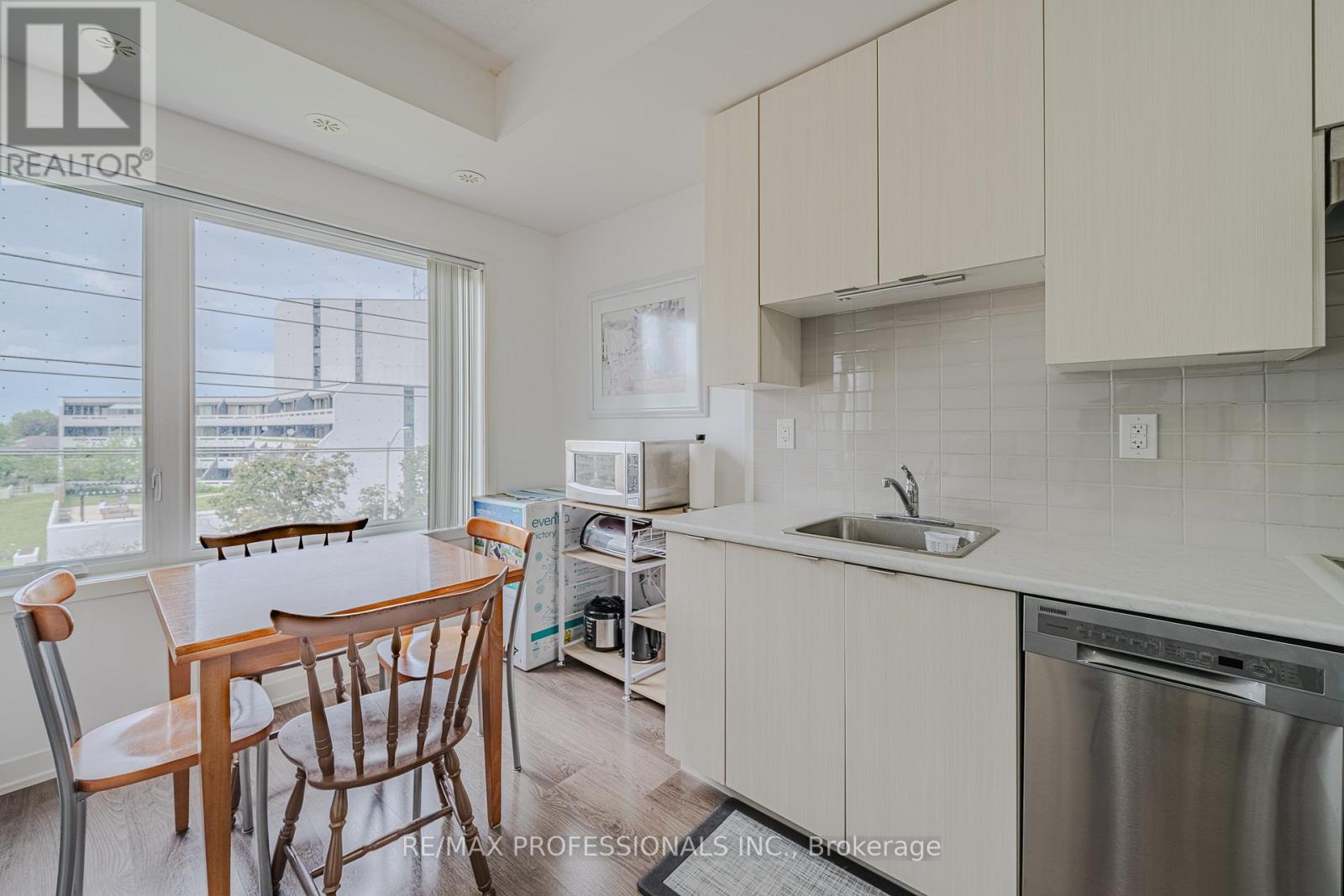 401 - 5155 Sheppard East Avenue Property Photo 7