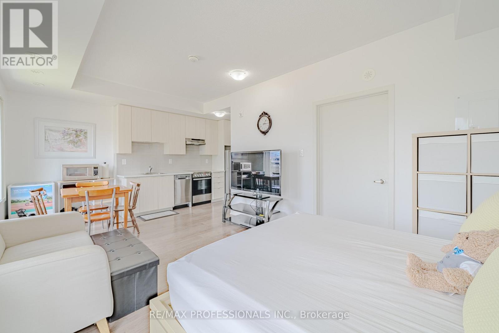 401 - 5155 Sheppard East Avenue Property Photo 14