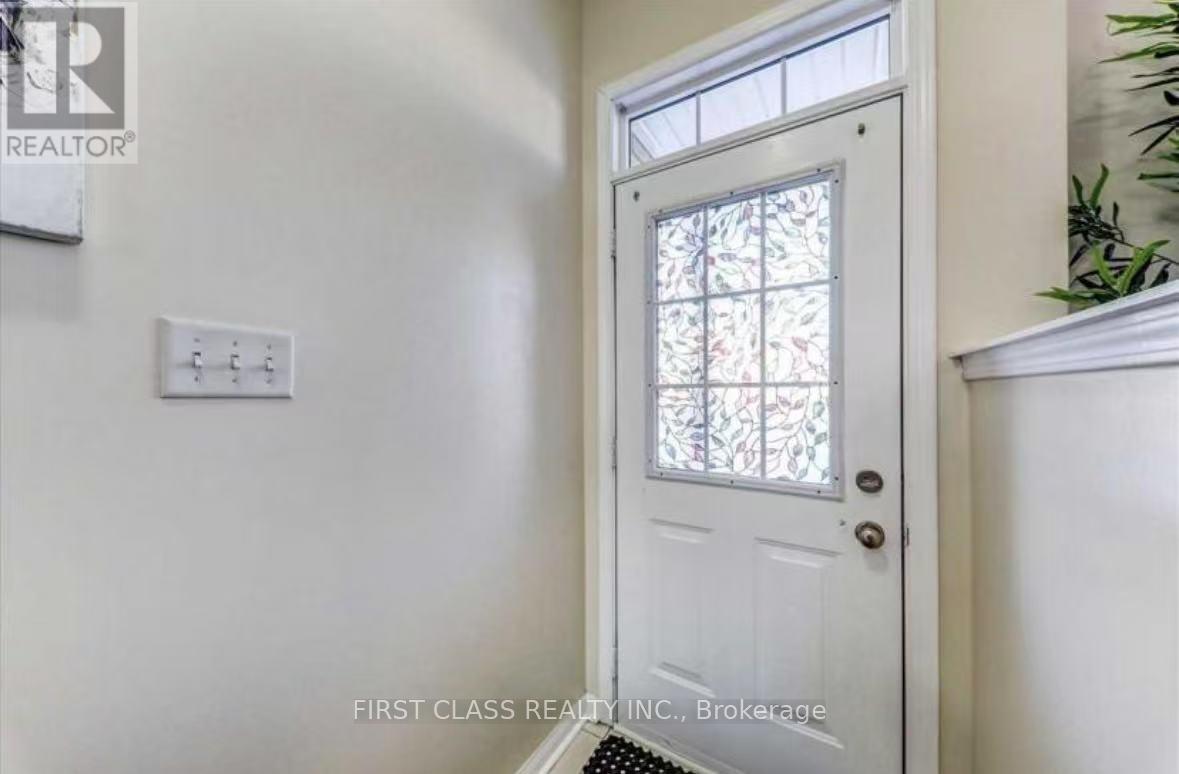 45 Cheetah Crescent Property Photo 3