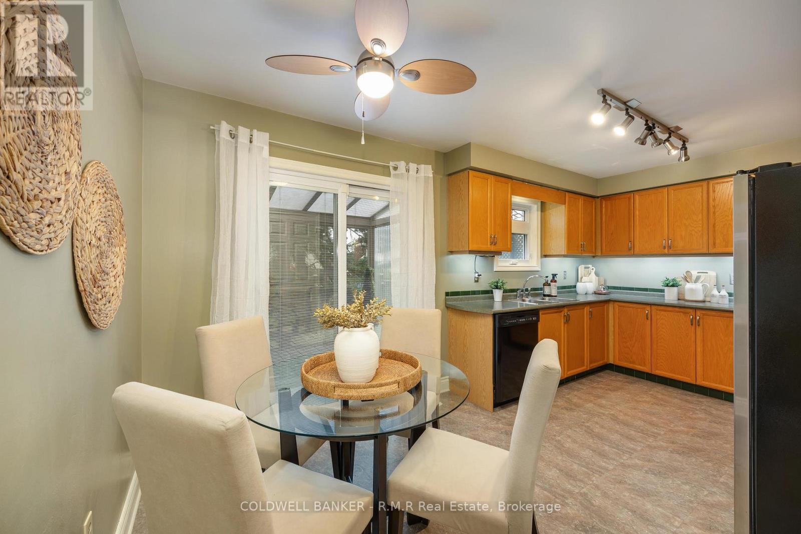 1090 Thimbleberry Circle Property Photo 12