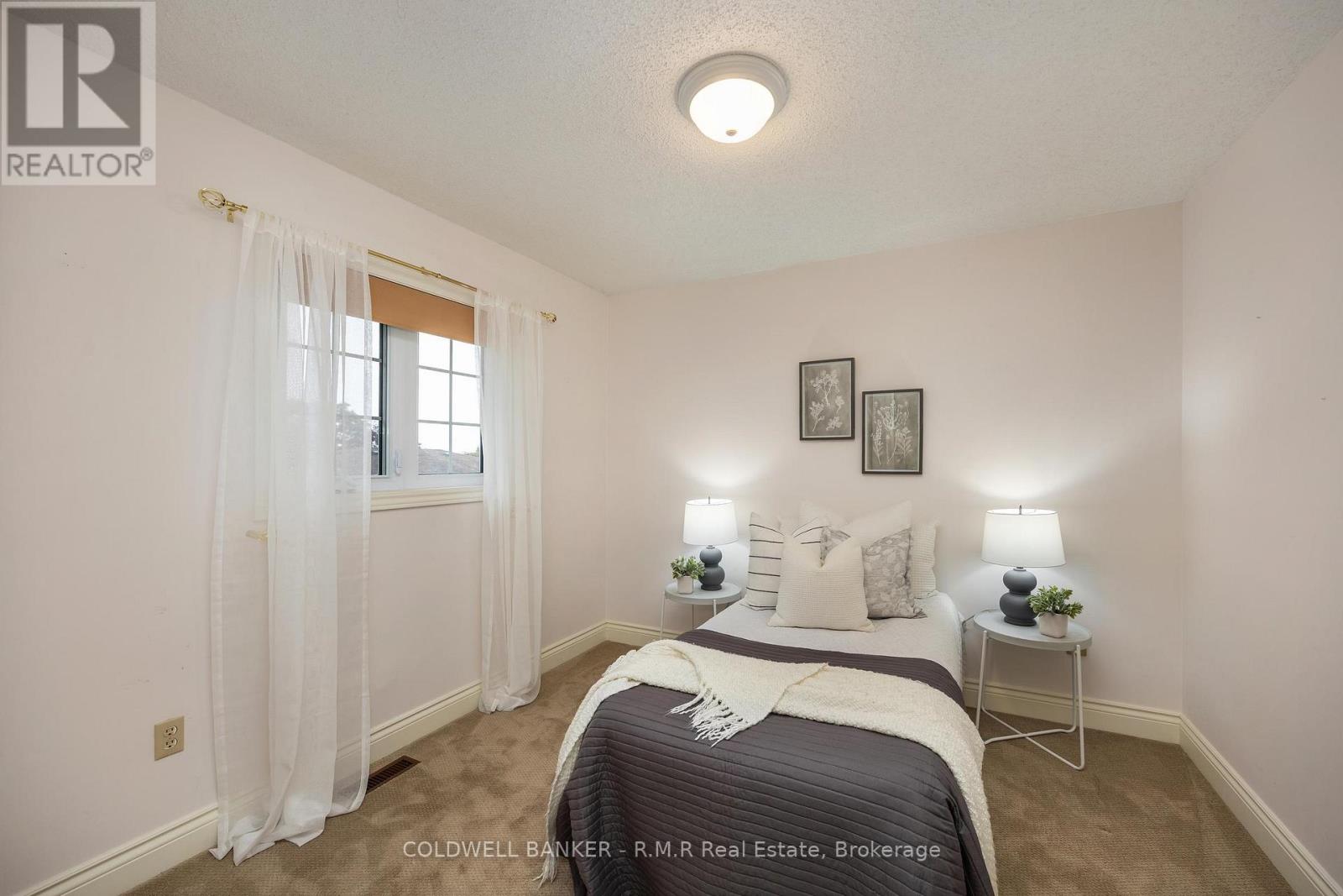 1090 Thimbleberry Circle Property Photo 27