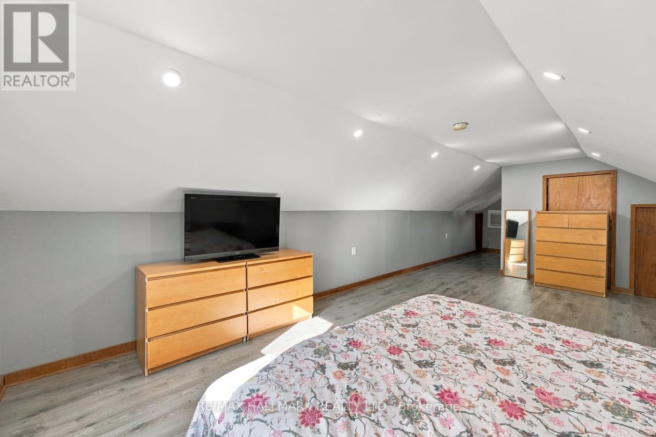 6 Albert Street Property Photo 20