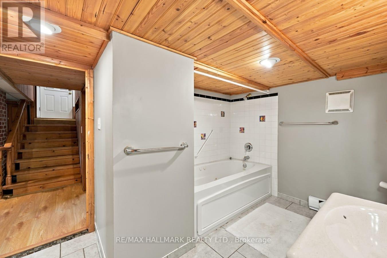 6 Albert Street Property Photo 38