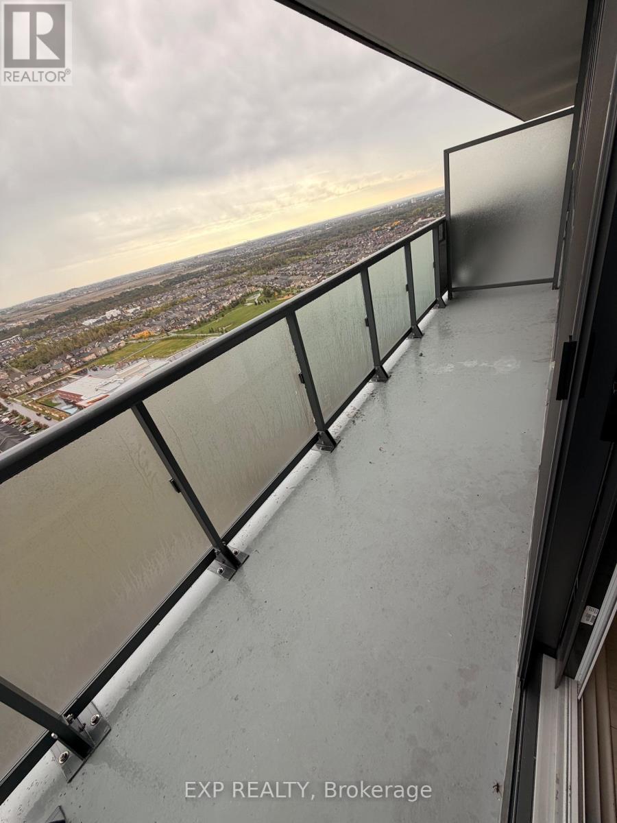 2704 - 2545 Simcoe Street N Property Photo 8