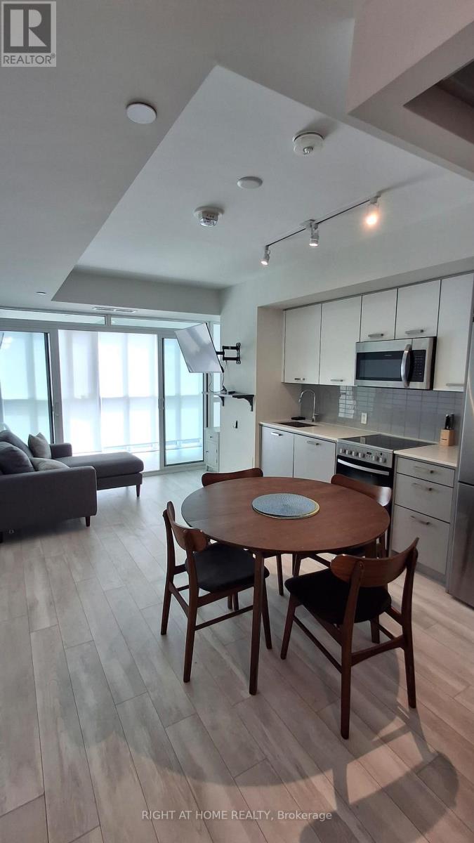 211 - 1630 Queen Street E Property Photo 2