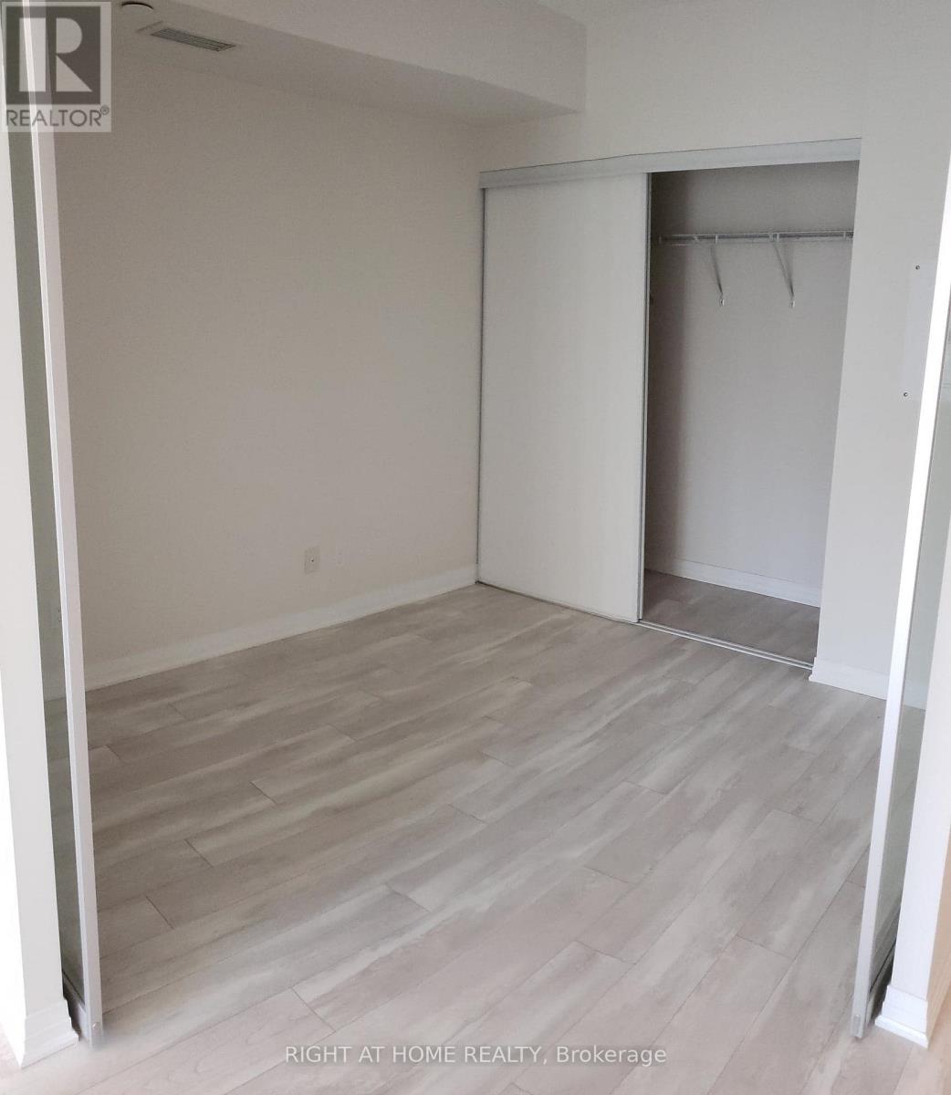 211 - 1630 Queen Street E Property Photo 4