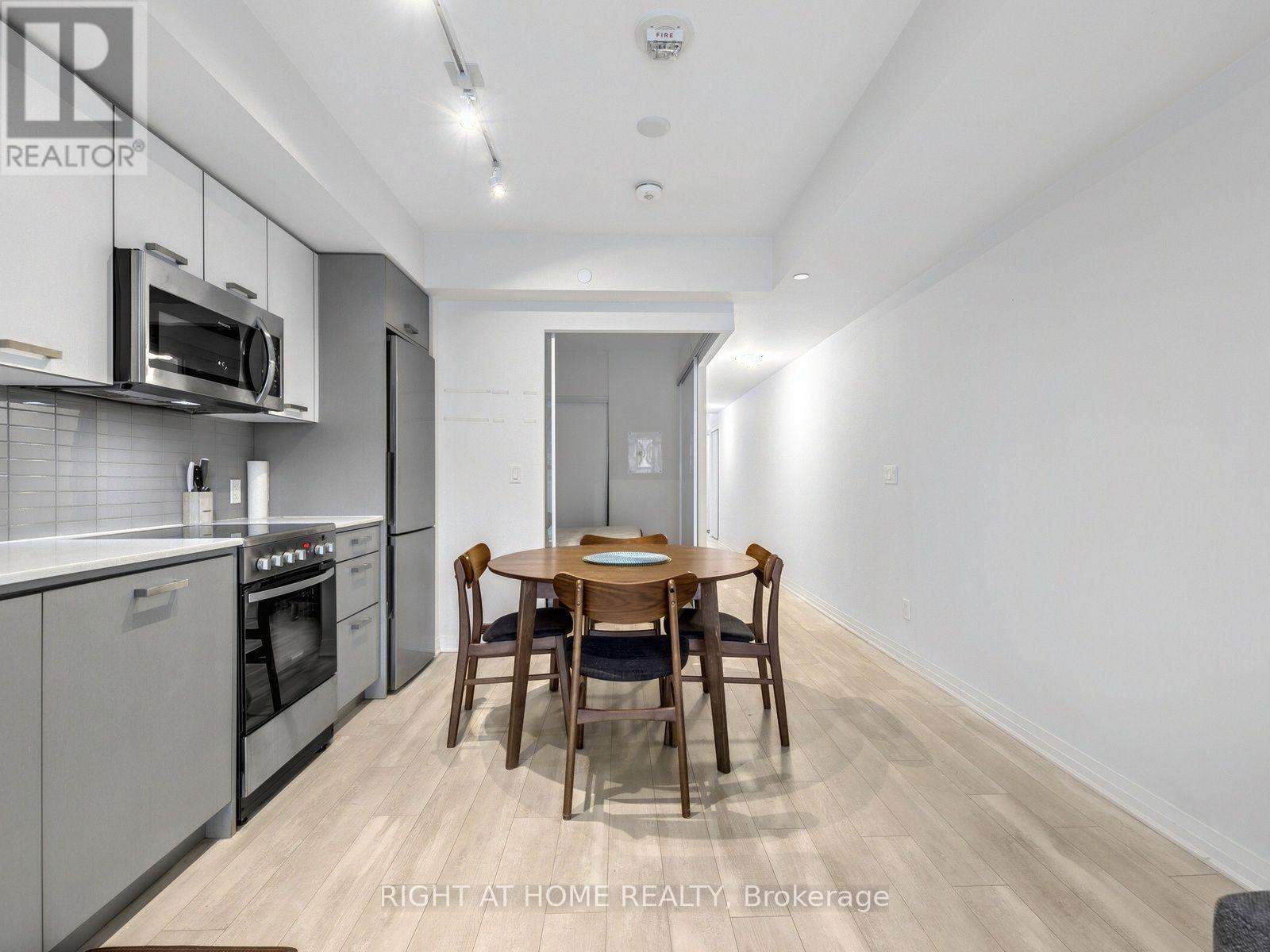 211 - 1630 Queen Street E Property Photo 4