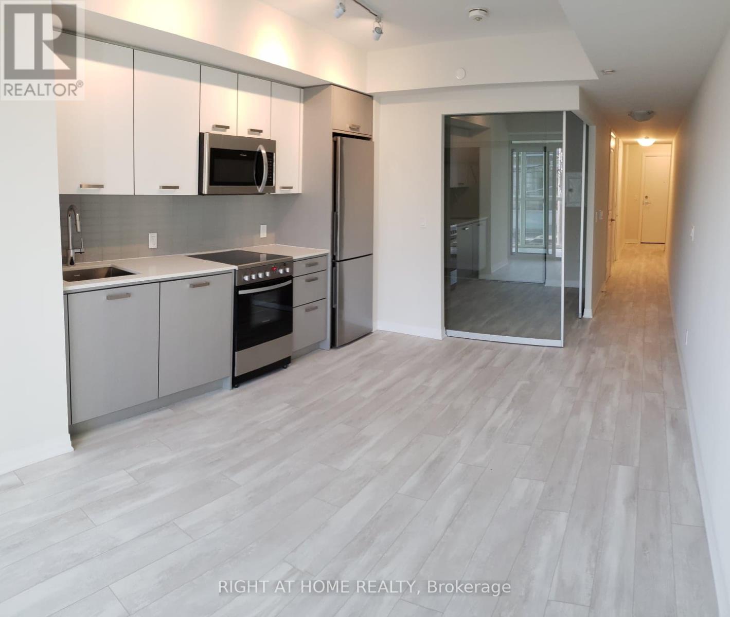 211 - 1630 Queen Street E Property Photo 5