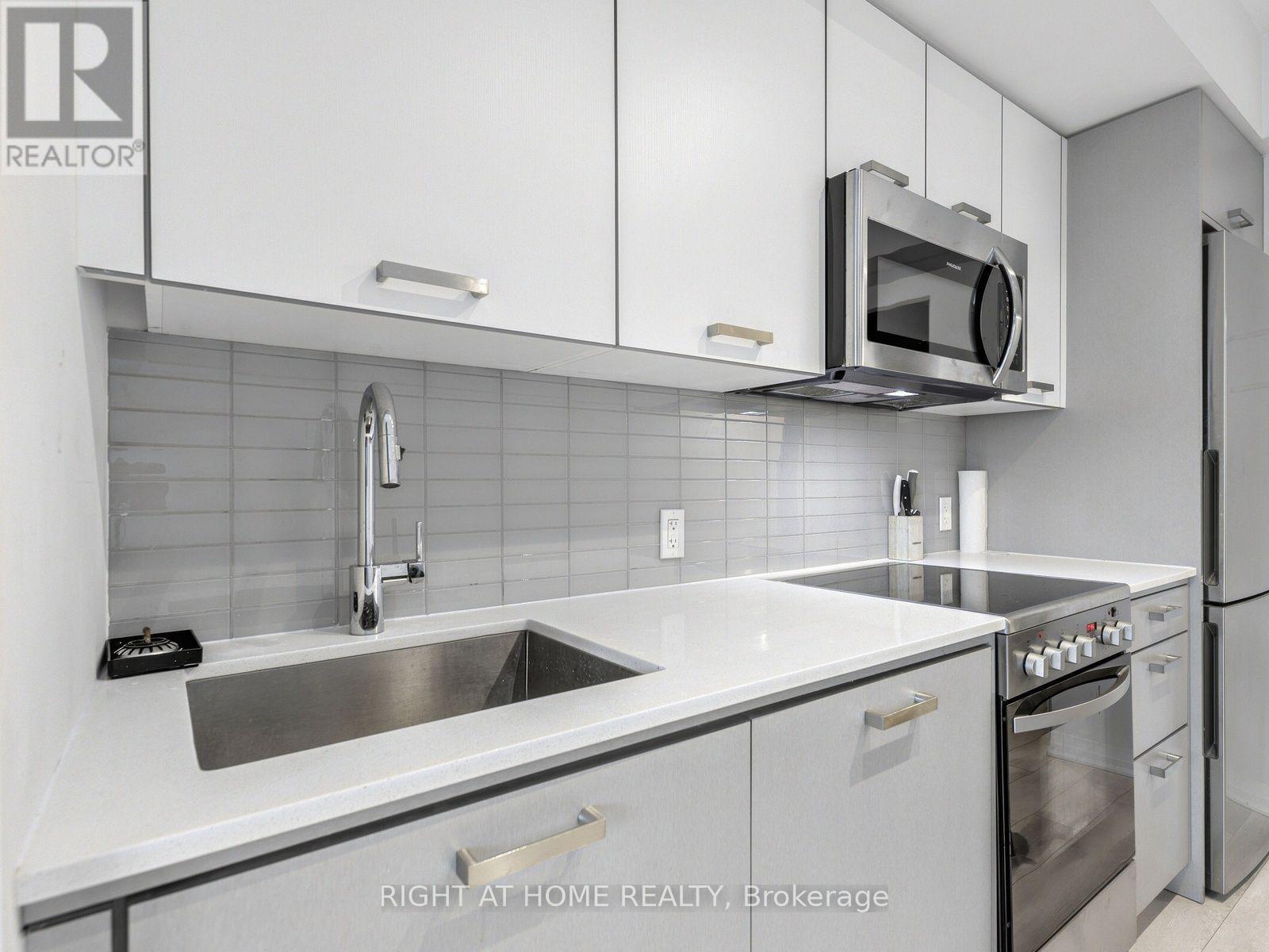 211 - 1630 Queen Street E Property Photo 9
