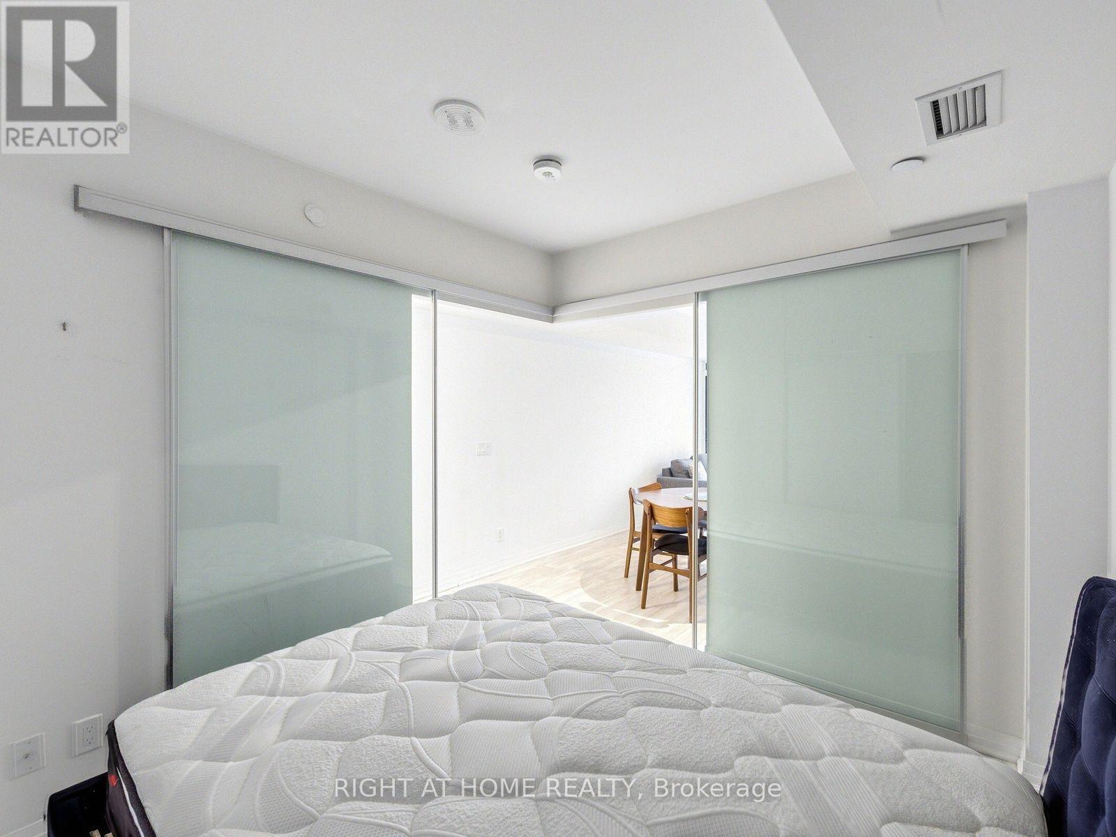 211 - 1630 Queen Street E Property Photo 11