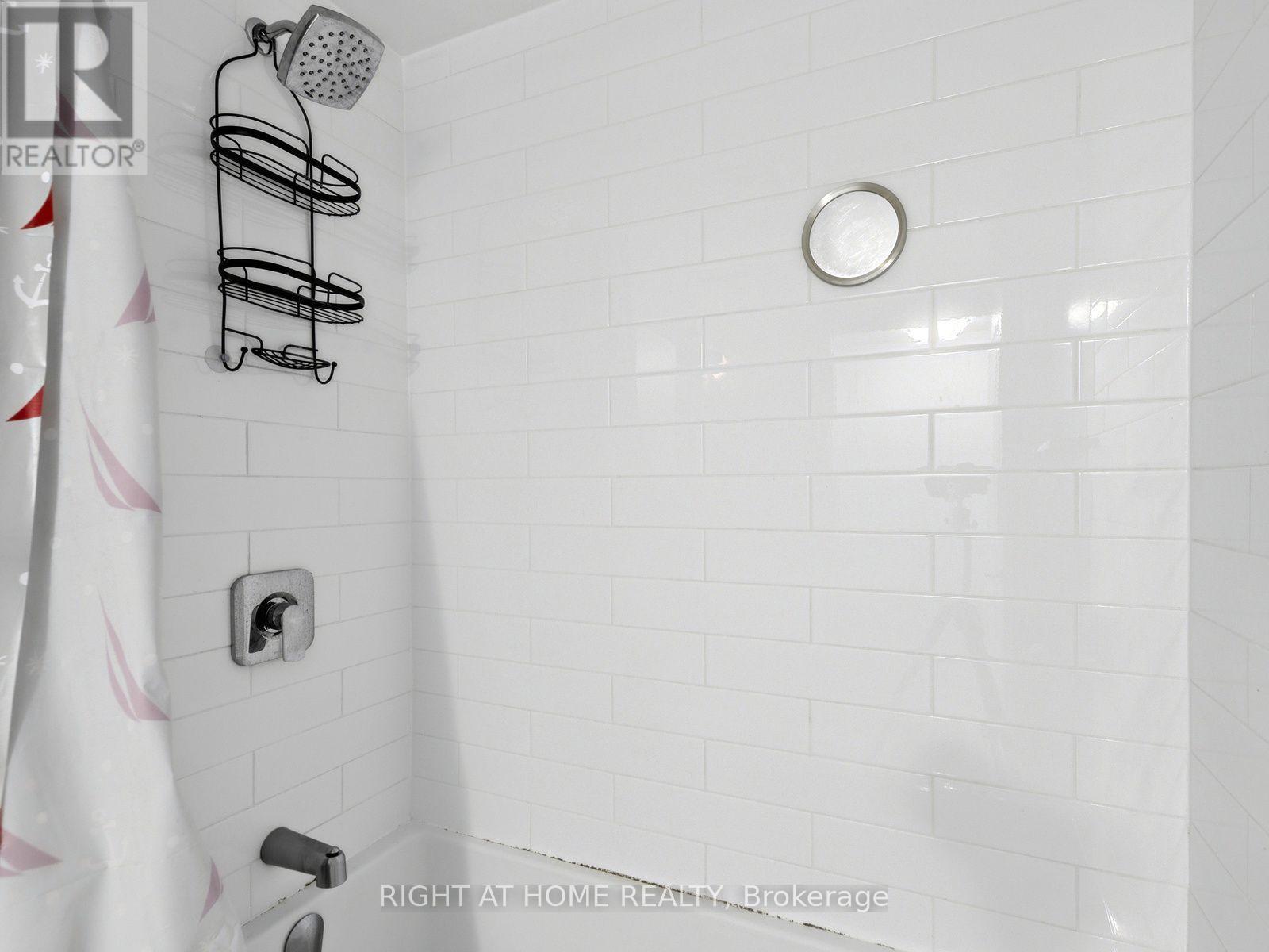 211 - 1630 Queen Street E Property Photo 12
