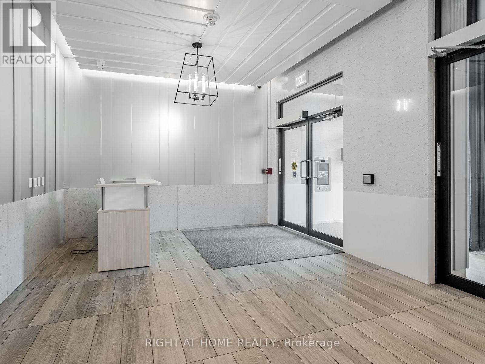 211 - 1630 Queen Street E Property Photo 14