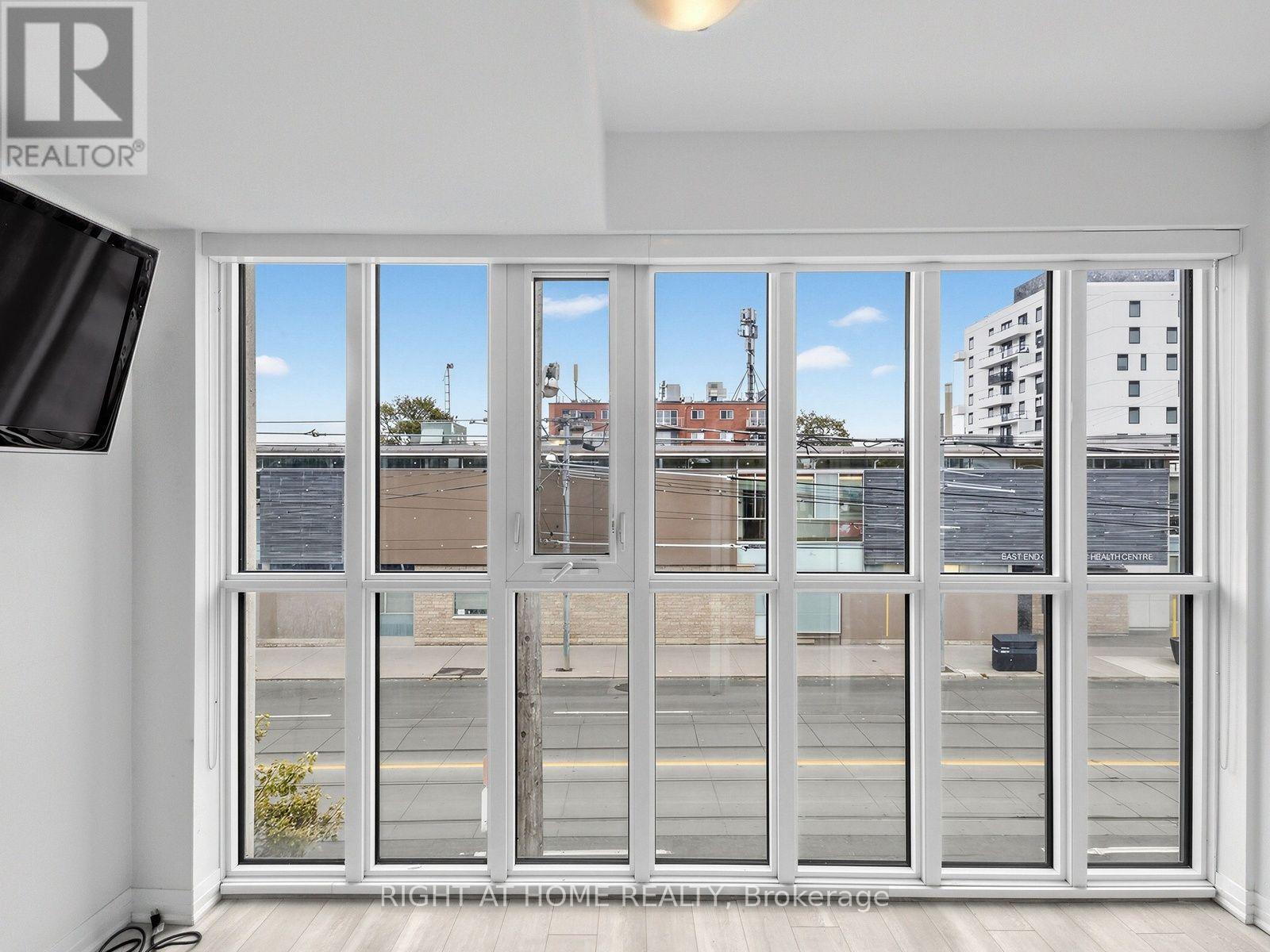 211 - 1630 Queen Street E Property Photo 18