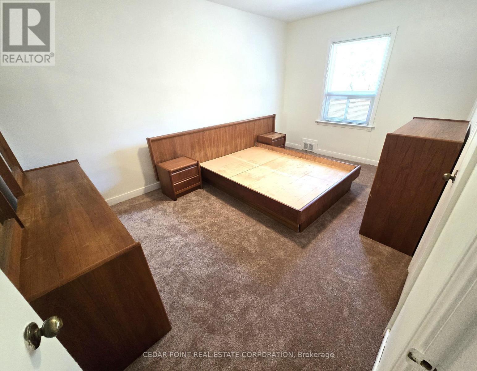 44 Janet Boulevard Property Photo 8