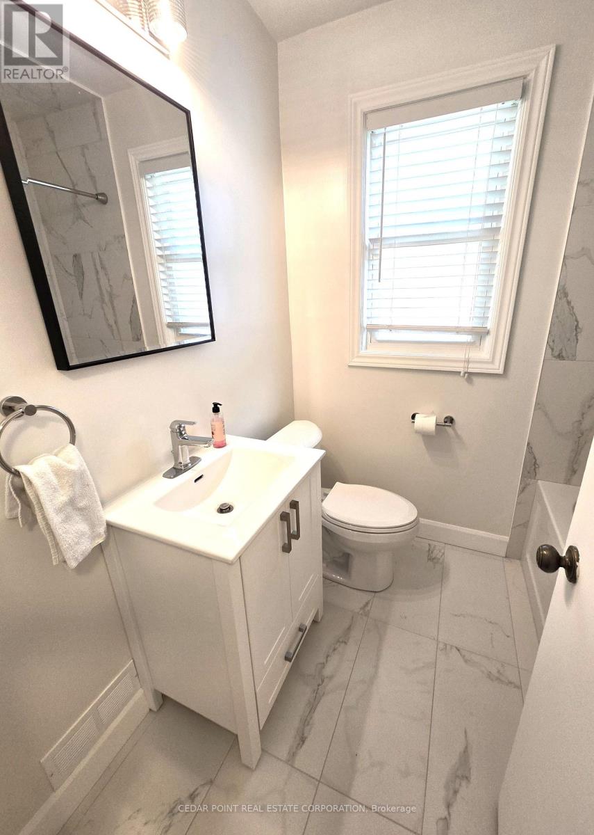 44 Janet Boulevard Property Photo 13