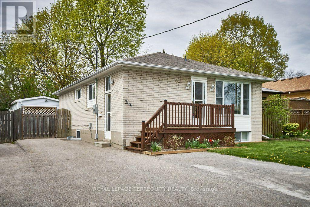 LOWER - 304 PALMERSTON AVENUE