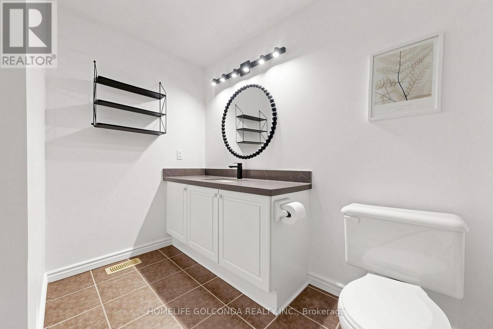 1704 Canadore Crescent Property Photo 16
