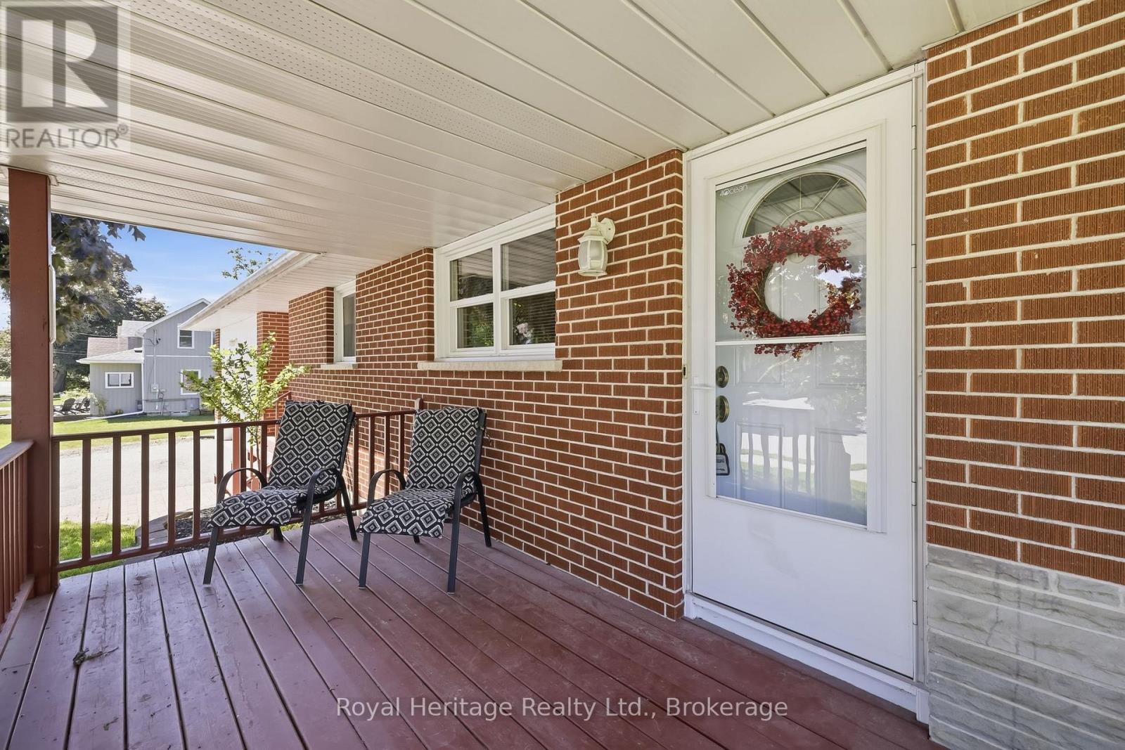 12 Simcoe Street Property Photo 2