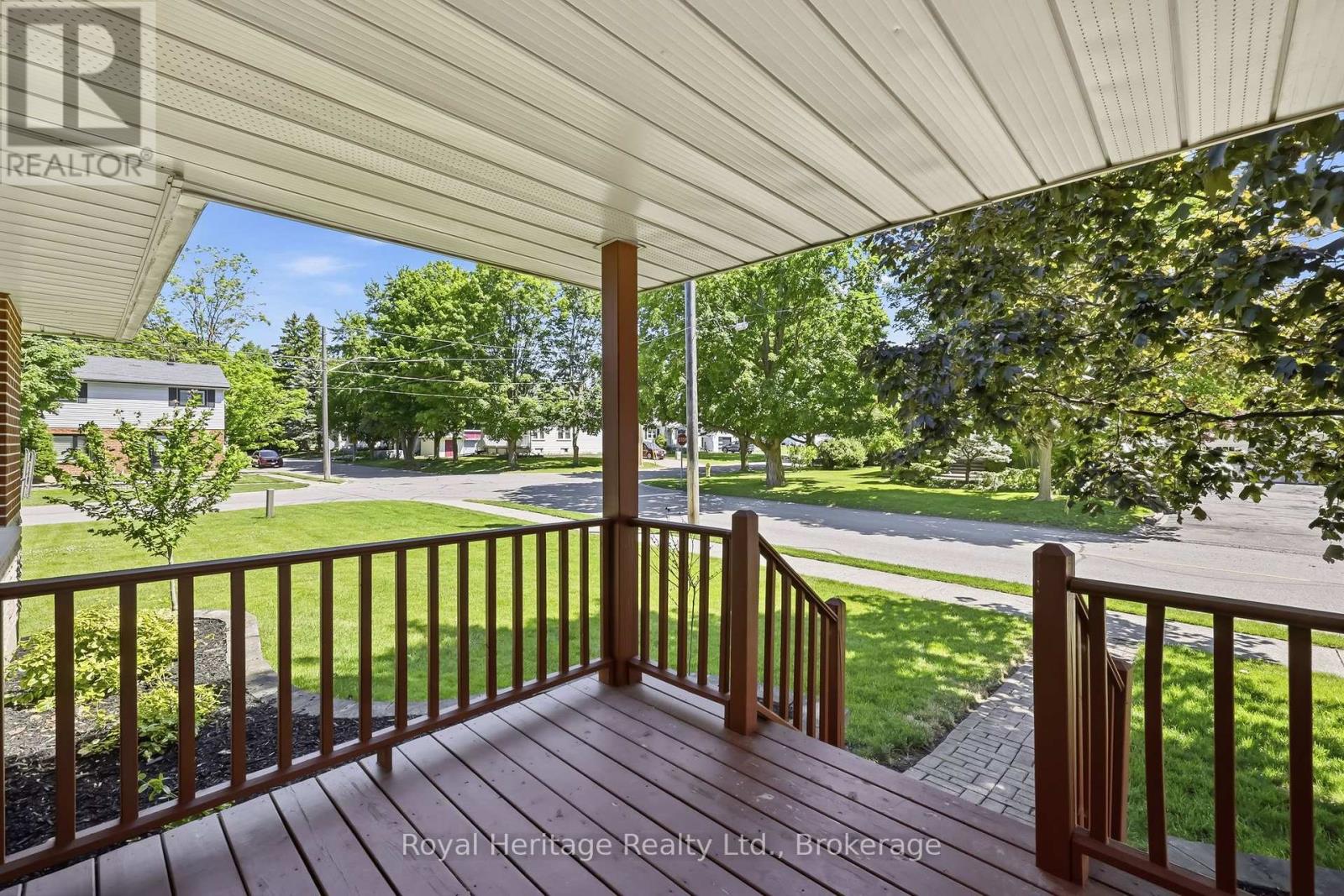 12 Simcoe Street Property Photo 3