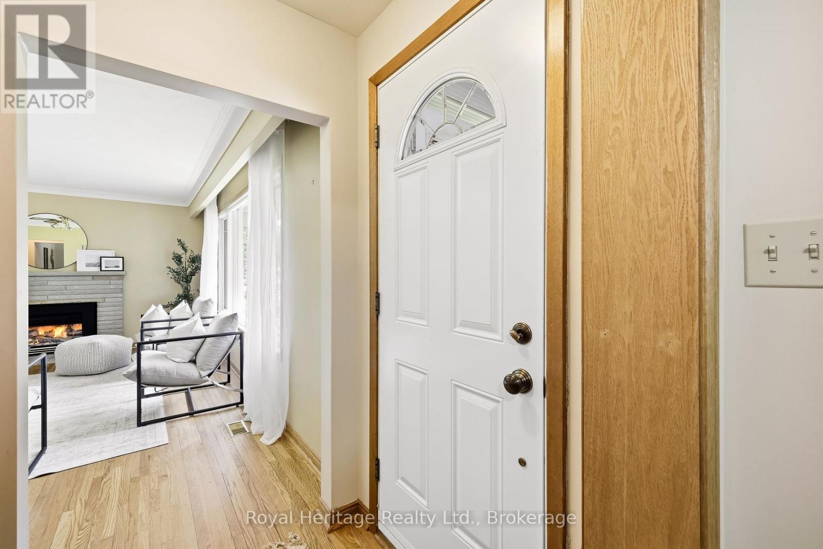 12 Simcoe Street Property Photo 5
