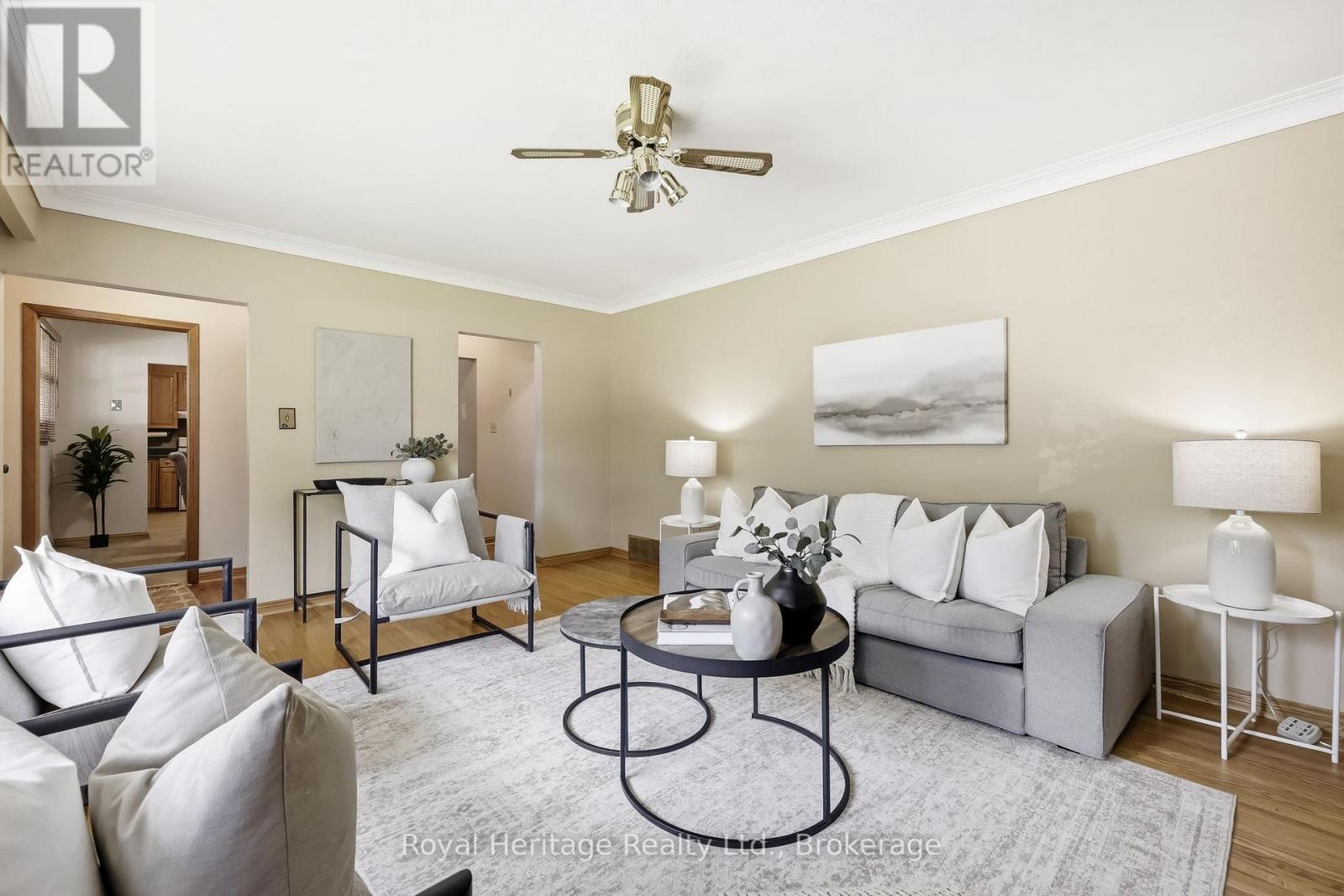 12 Simcoe Street Property Photo 7