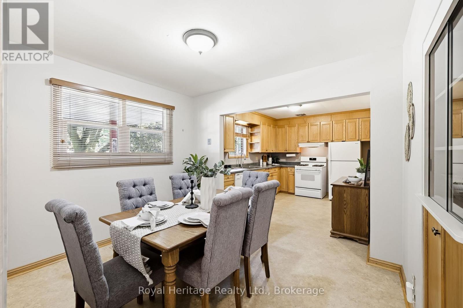 12 Simcoe Street Property Photo 12